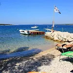 Apartment With Parking Space Stinjan, Pula - 2279 Stinjan