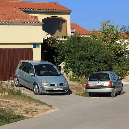 Apartment With Parking Space Stinjan, Pula - 2279