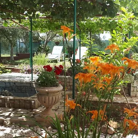 With A Parking Space Stinjan, Pula - 2279 * שטיניאן